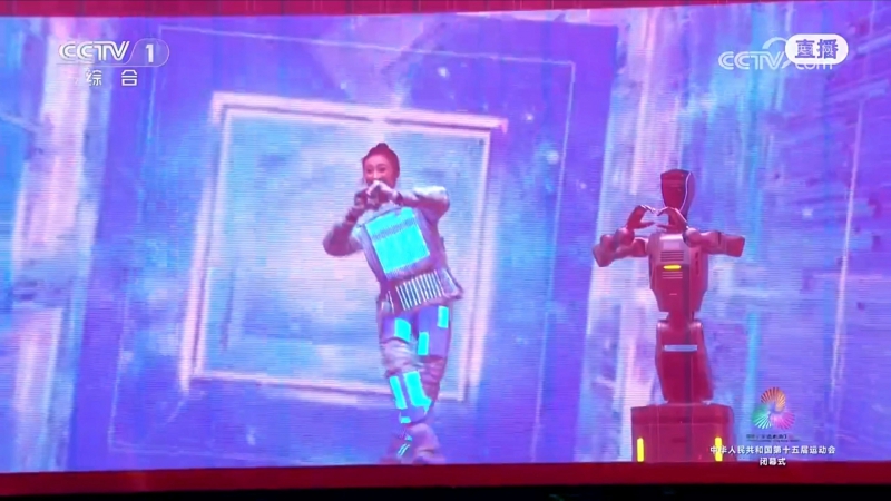 全球首次！越疆机器人全运会双场景炸场，海上+高空演绎中国智造巅峰！(图4)